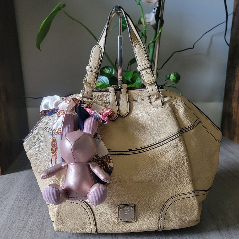 SALE🎉 Authentic MCM Leather handbag cream